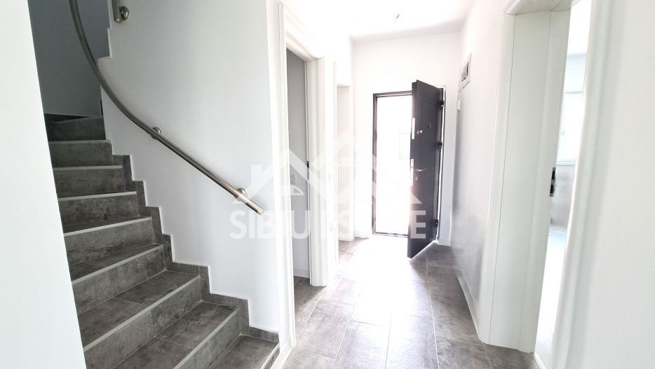 Casa Sibiu 4 camere, 2bai, terasa, carport, locatie Selimbar - Poză 10