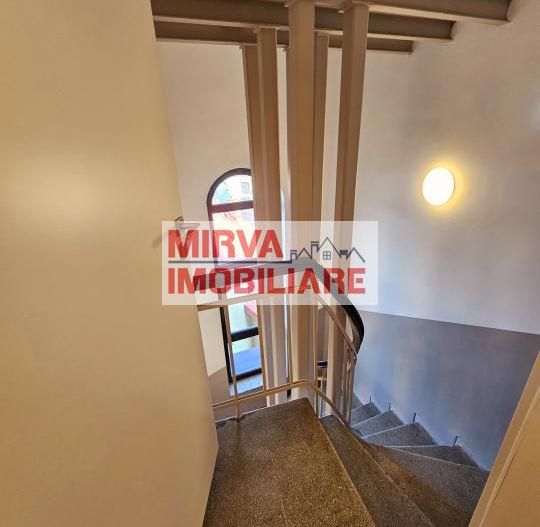 🏢 Spațiu de birouri – 5 camere, 3 băi – Mansardă vilă, Central - Poză 40