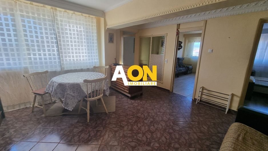 Apartament 3 Camere Decomandat, Zona Cetate - Poză 1