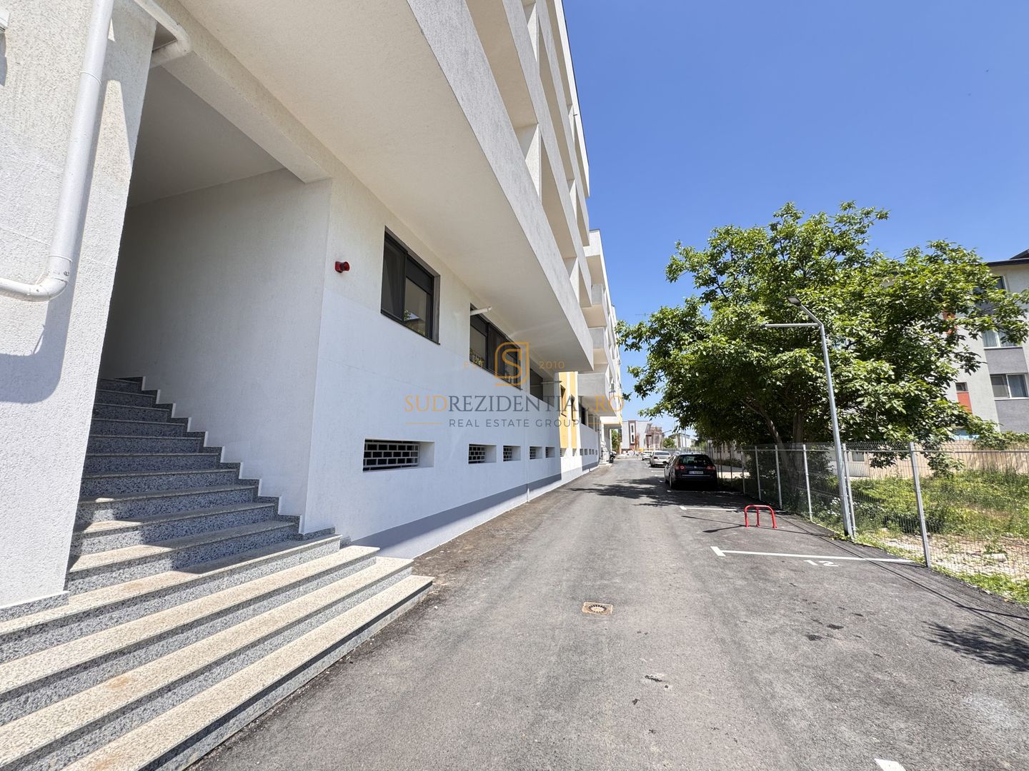 Apartament 2 camere mobilat, prima inchiriere, parcare subterana. - Poză 2