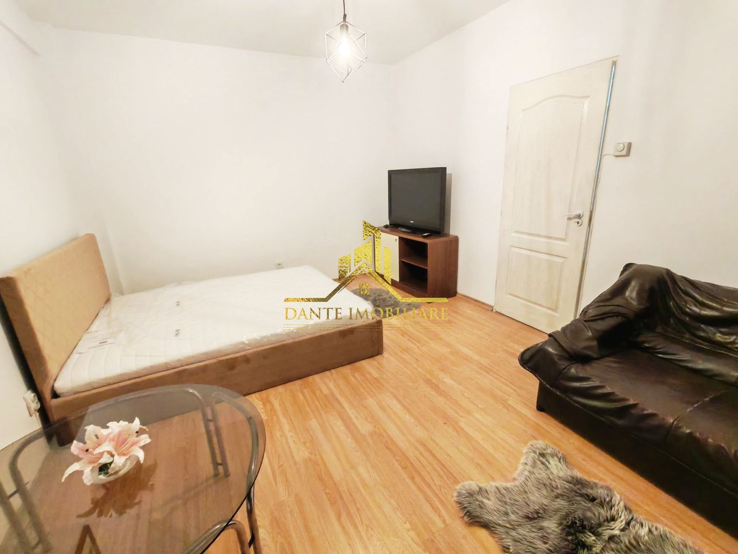 1 camera, decomandat, modern, bloc nou, parcare, balcon, Borhanci - Poză 1