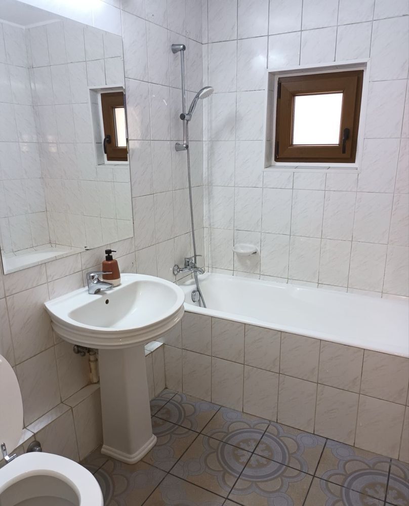 APARTAMENT SPATIOS METROU ZONA EROI REVOLUTIEI - Poză 4