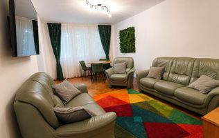 Apartament cu 3 camere în zona UMFST ( 7 Noiembrie)
