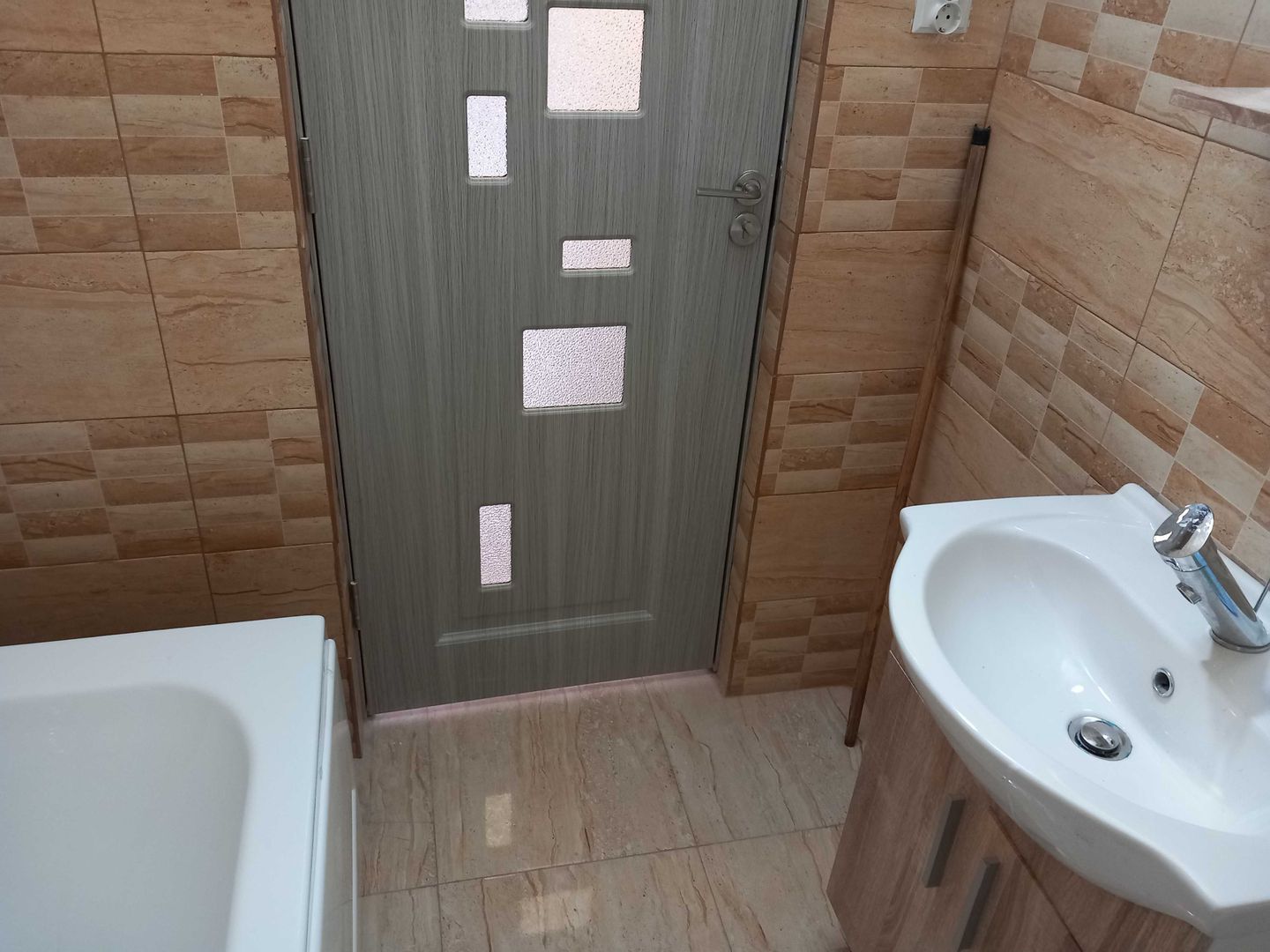 vand casa in cartierul titulescu - Poză 4