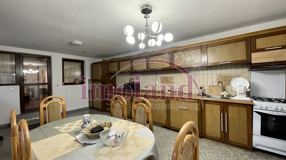 Casă parter 123 mp, complet renovată, curte generoasă, teren 400 mp - Giulesti - Poză 26