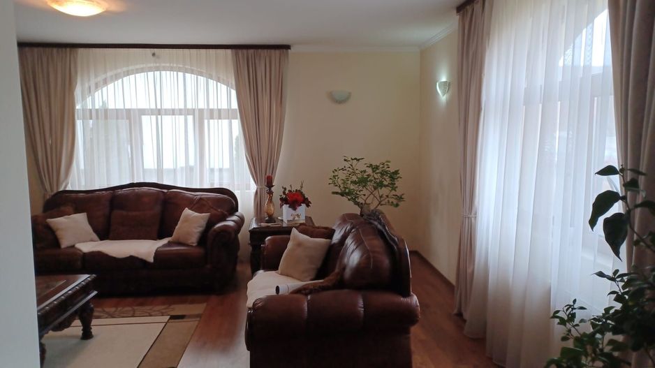 BRASADAS vinde casa individuala 8 cam teren 10 ari Unirii. - Poză 11