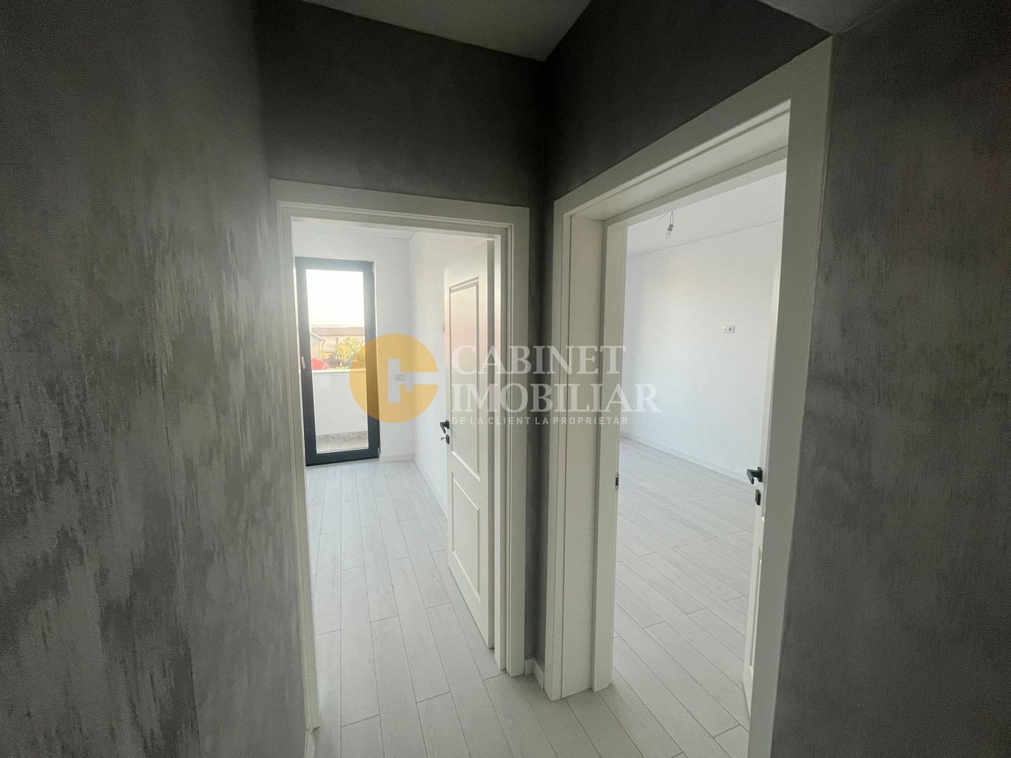 Duplex Finisaje LUX Incalzire Pardoseala Valea Lupului - Poză 13
