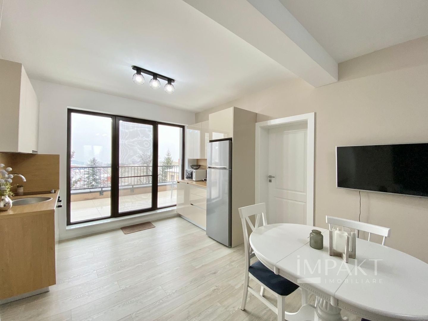 Apartament 3 camere aflat la 2 pași de UMF! Disponibil din 1 August - Poză 5
