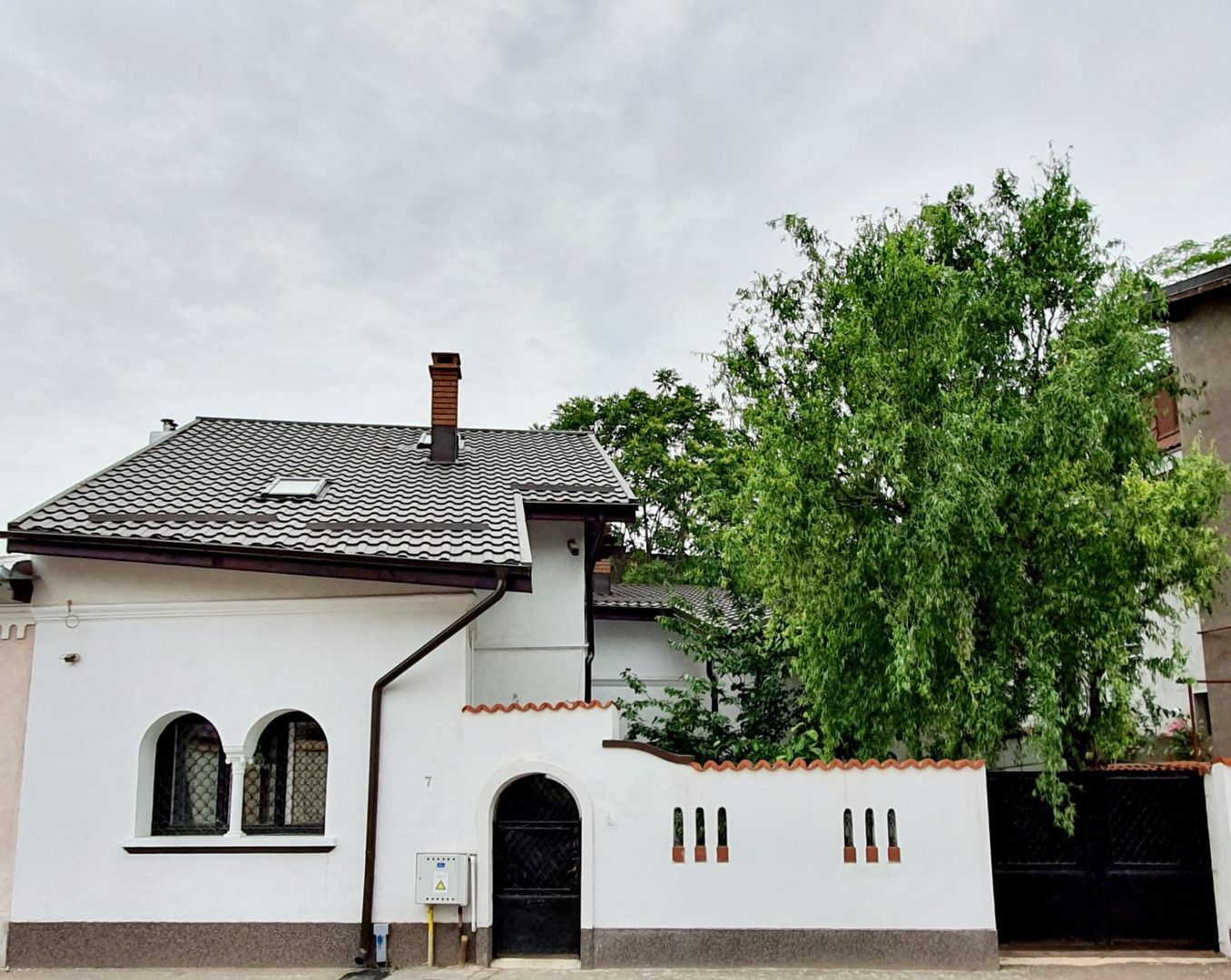 CASĂ DE ÎNCHIRIAT PRETABILĂ REȘEDINȚĂ | ZONA GRĂDINA ICOANEI | - Poză 1