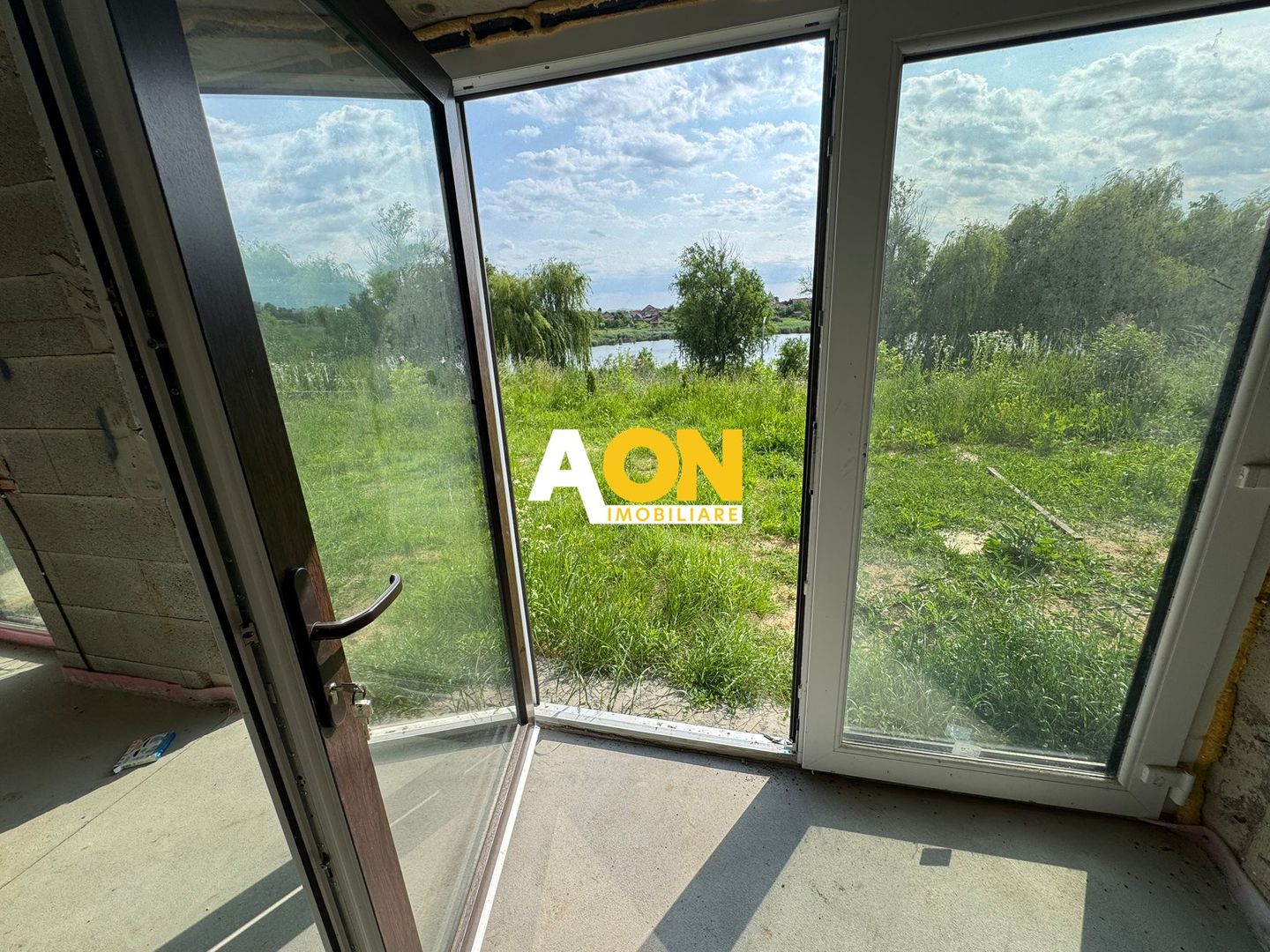 De vanzare apartament 3 camere, la vila, 130mp teren, Lac Chereteu - Poză 8