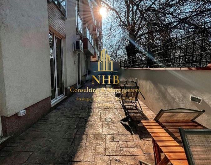 Apartament generos, 4 camere, terasa si doua locuri de parcare, Piata Victoriei - Poză 1