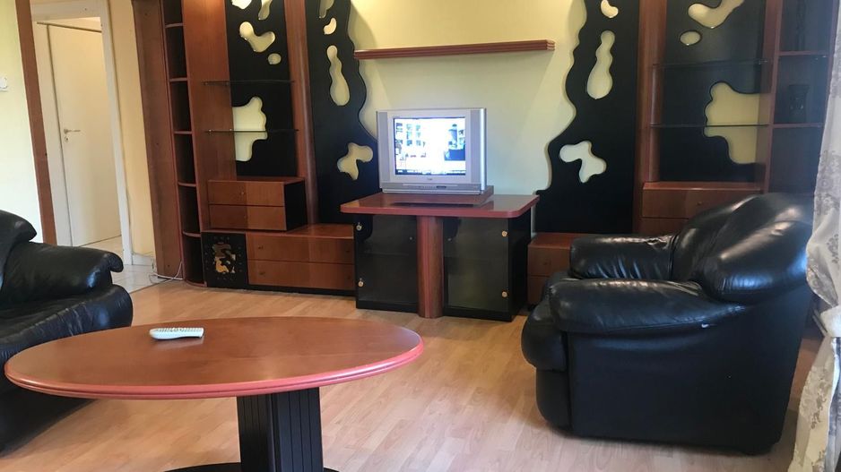 Apartament spatios cu o pozitie ideala - Poză 3