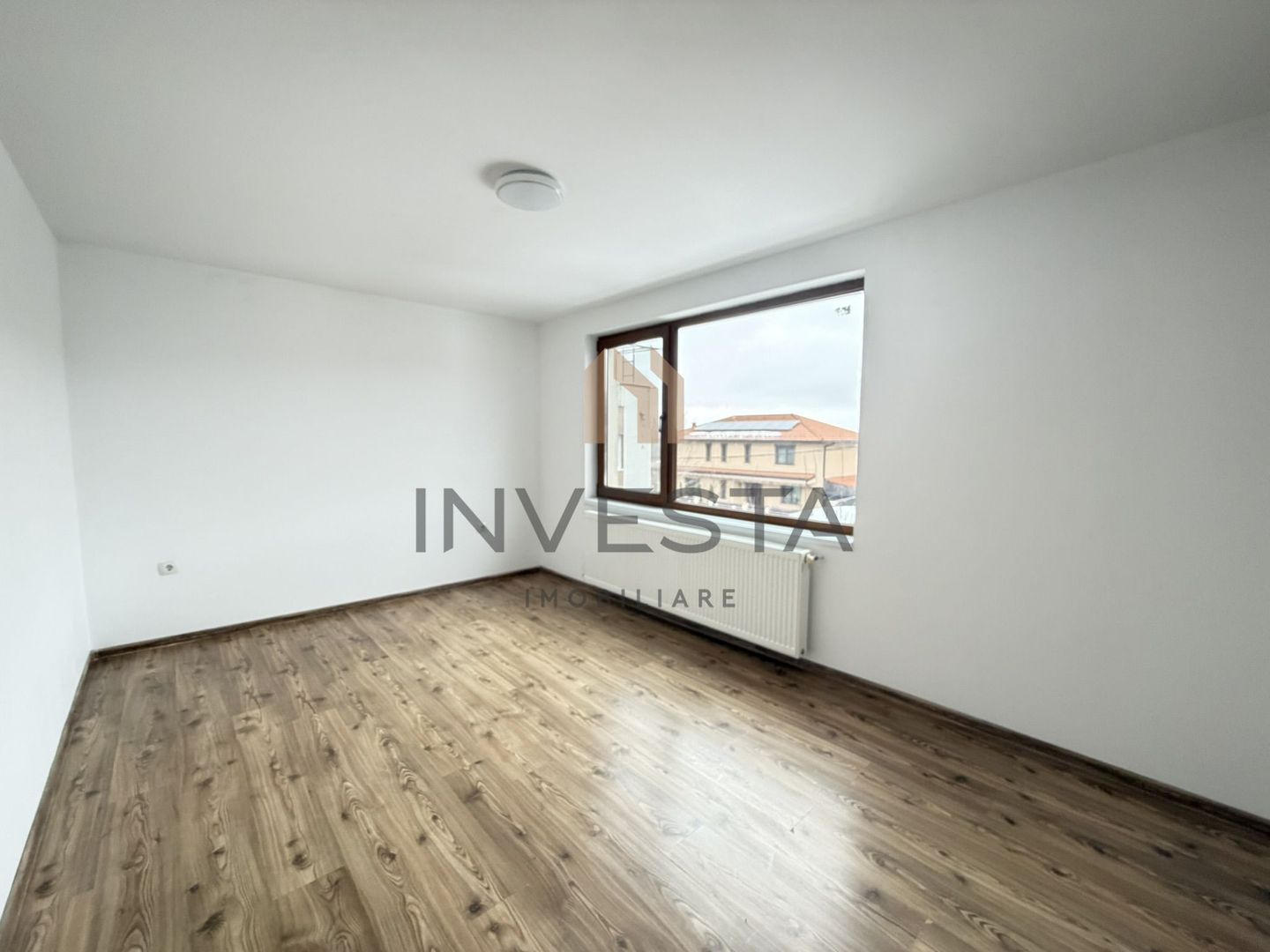 Casa deosebita de inchiriat- zona Mihai Romanul - Poză 16