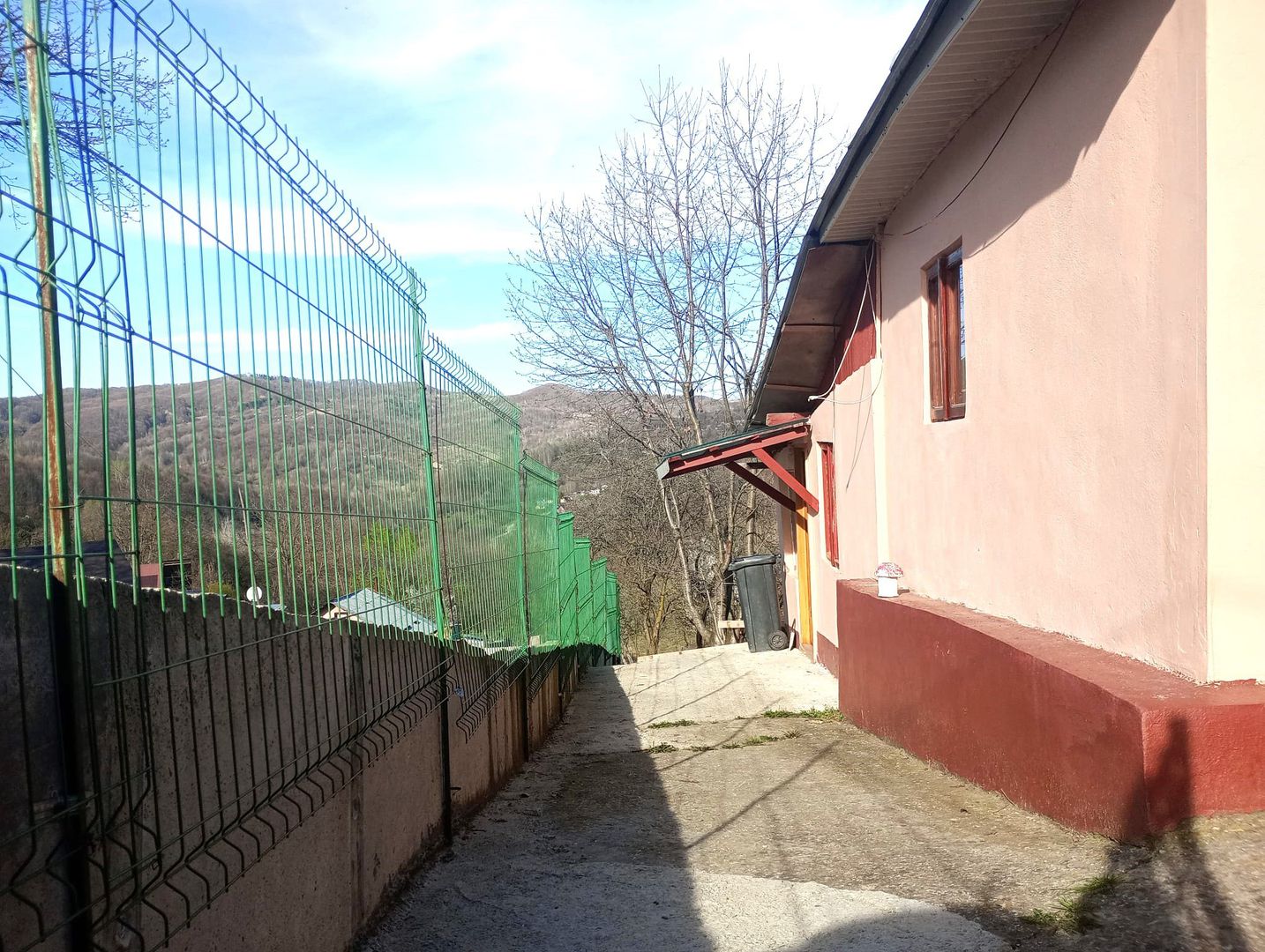 Zone de deal! Vanzare casa in Vulcana de Sus! - Poză 3