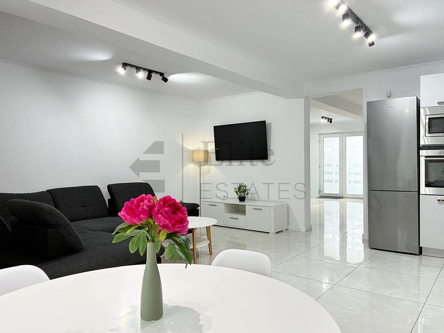 Casa premium cu 4 camere in Cartierul Grigorescu din Oradea - Poză 19