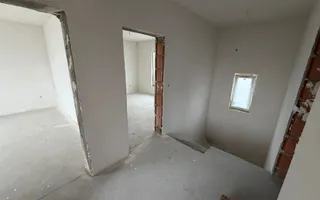 Casă Tip Duplex | 4 Camere | 2 Balcoane | Terasă | Șura Mică - Poză 14