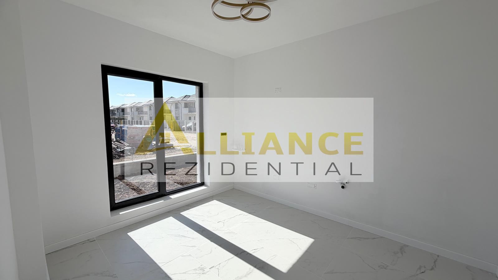 Casa Individuala - 4 camere - 3 bai - 300mp teren - Poză 13