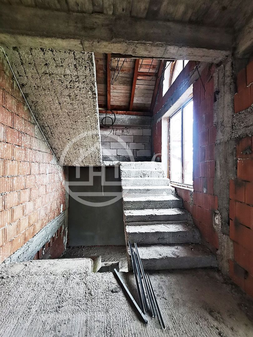 Proprietate speciala de inchiriat D+P+E+M in Calea Aradului, Oradea - Poză 12