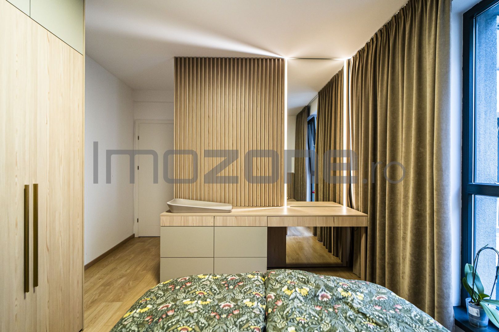 Plaza Mall, 2 camere, decomandat, 60 mp, etaj 2, mobilat, parcare subsol, boxa - Poză 3