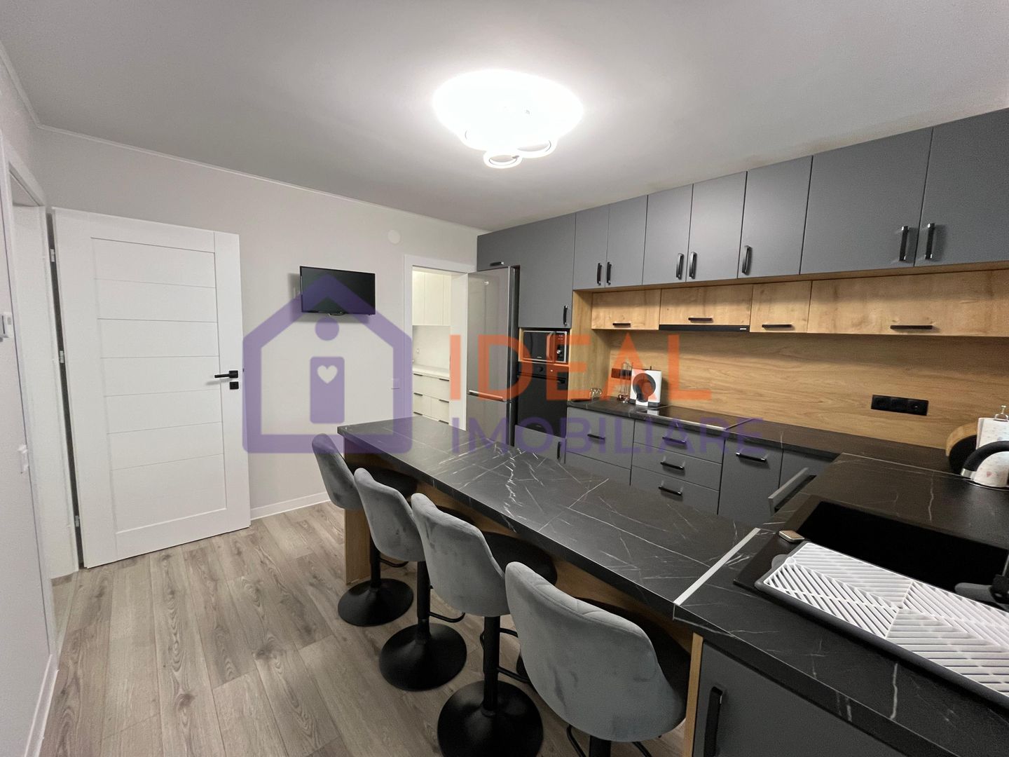 Casa moderna cu 4 camere de închiriat - Șelimbăr - Poză 7