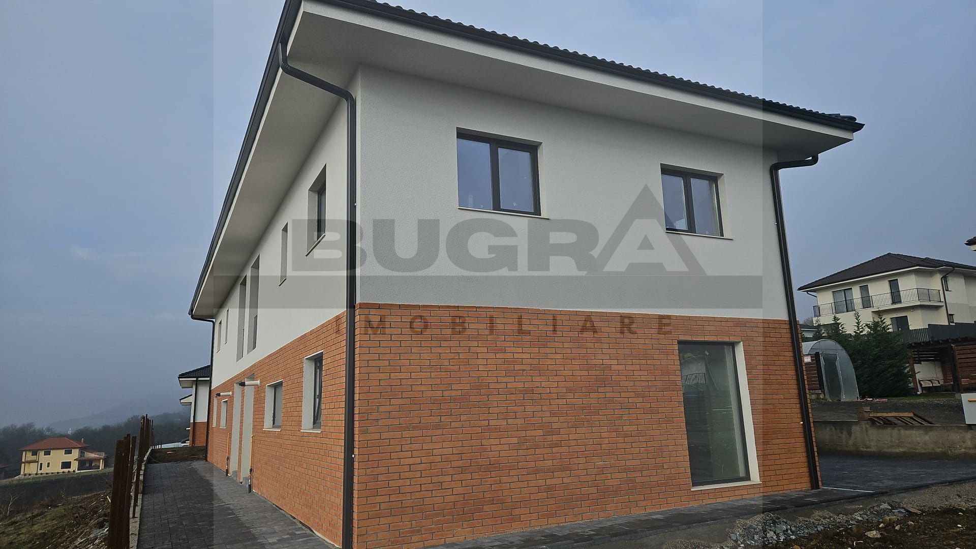 Duplex semifinisat, 120 mp utili, 330 mp teren - Poză 1