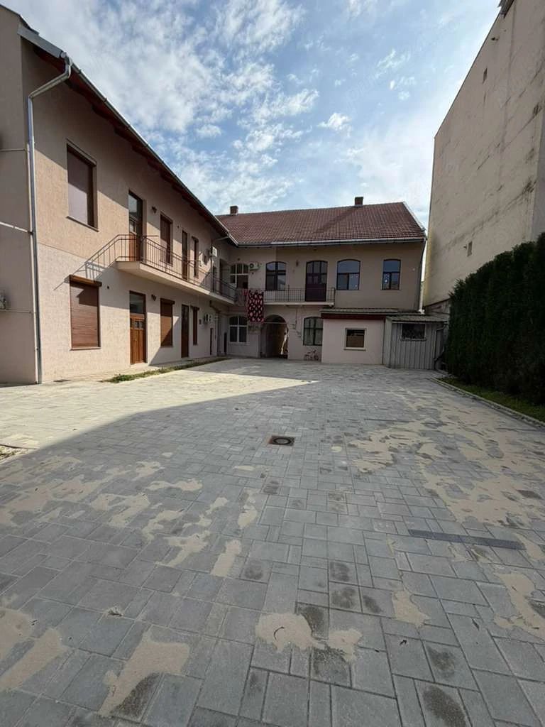 BRASAD vinde ap 3 cam etaj 1 CENTRAL renovat 119mp. - Poză 9