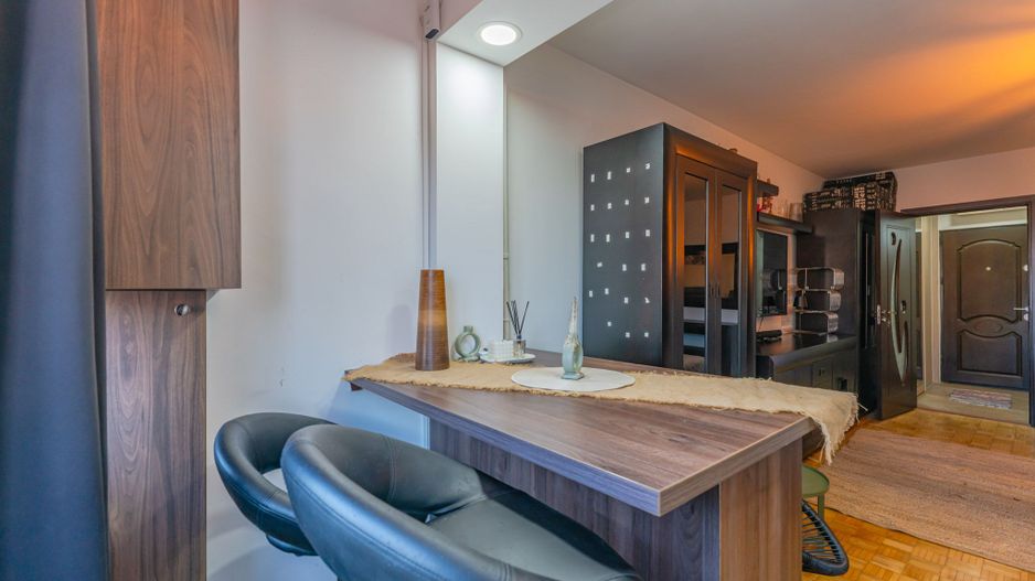 Închiriere garsonieră Brașov, Astra: Aer condiționat, centrală proprie - Poză 6