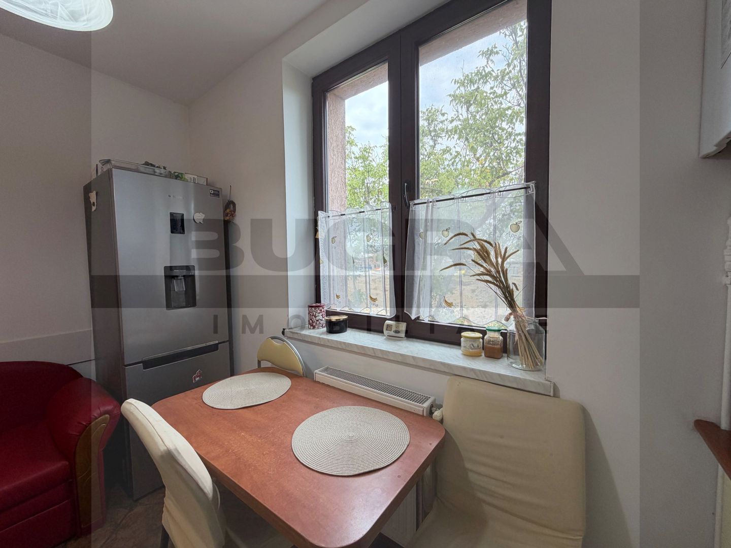 Apartament de 2 camere, decomandat, 54 mp, 2 parcari, zona Garii - Poză 2