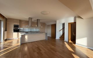 Vanzare penthouse cu view spectaculos in Complex Upground - Poză 23