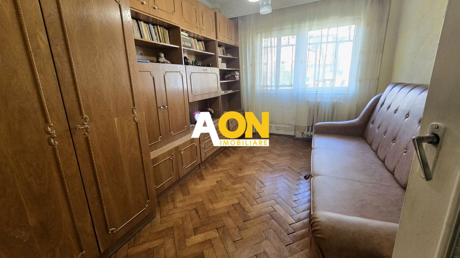 Apartament 3 Camere, 2 Bai, 2 Balcoane, Zona Cetate - Poză 8