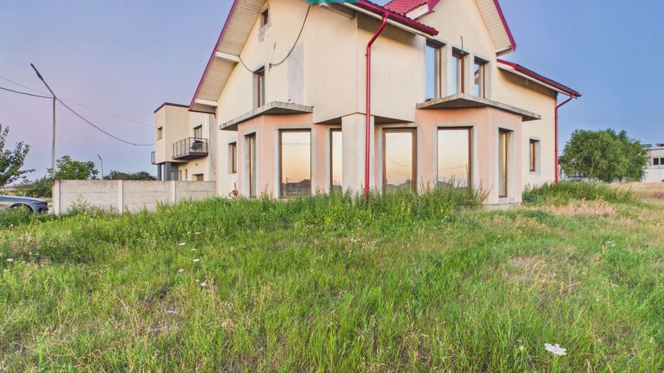 Casă individuală cu 6 camere în Sânandrei - Poză 1