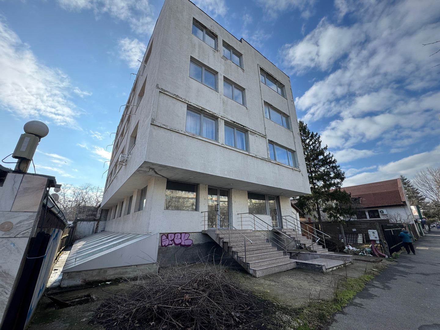 Constructie D+P+3E | Lift | 2 intrari | Parcare Sub | Domenii | Ideal Investitie - Poză 2