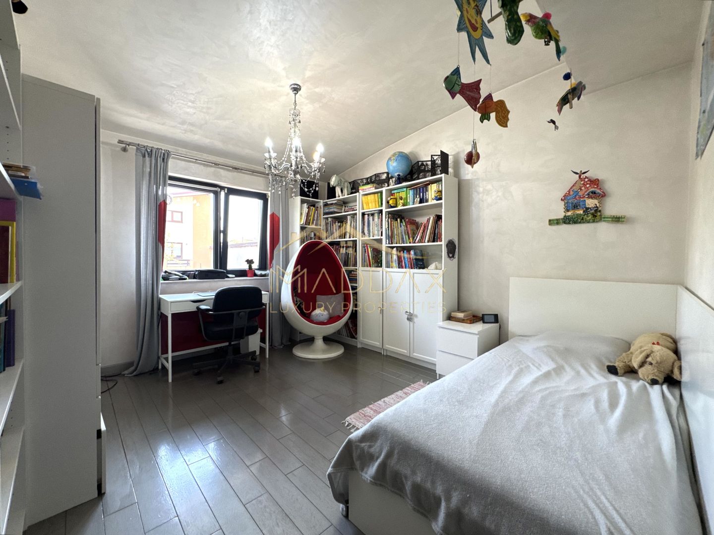 Vila cu 5 camere *344mp* + 800mp Teren // Zona Bucurestii Noi - Poză 35