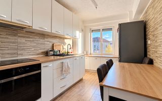 Apartament cu 3 camere, Decebal - Poză 1