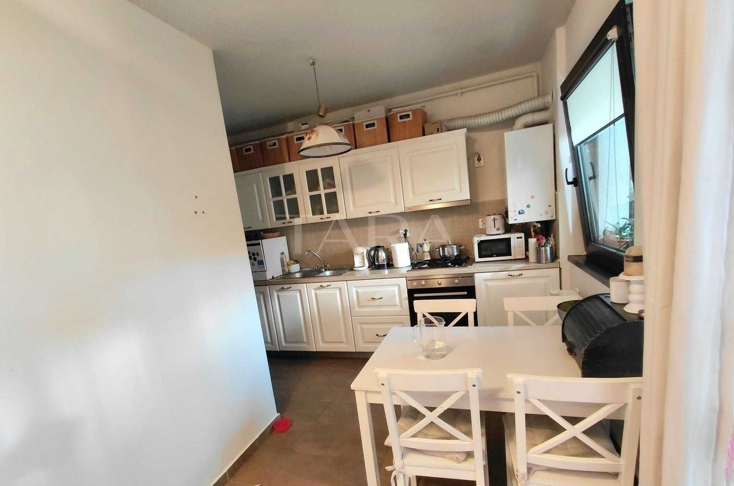 Apartament modern 3 camere cu terasă generoasă, zona Borhanci - Poză 1