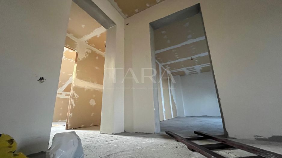 Vanzare casă cu 6 camere,  zona Someseni, central. Ideal familie. - Poză 10