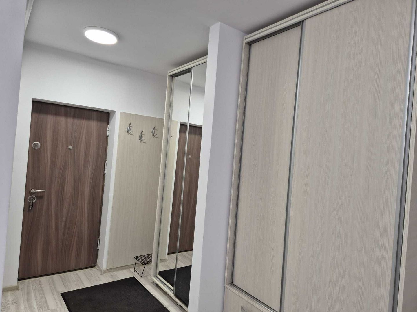 Garsoniera moderna 40 mp, parcare inclusa, centrala, pet friendly - Poză 3