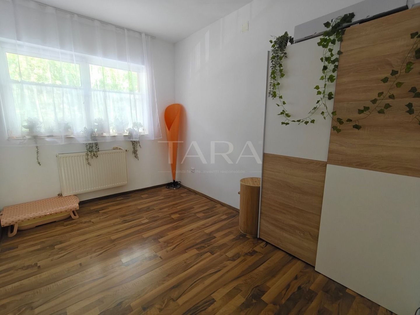 Apartament cu 3 camere și 2 parcări, curte comună, lângă pădure. - Poză 5