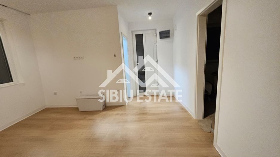 Casa de inchiriat, 4 camere, 2 bai, Sibiu Calea Cisnadiei - Poză 3