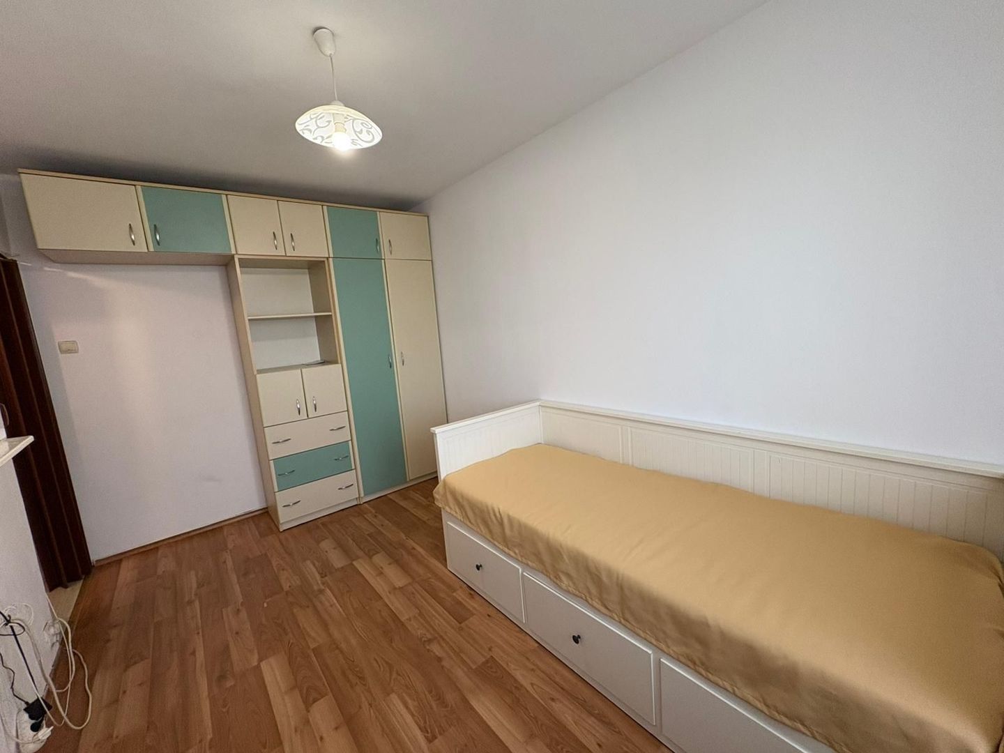 GARSONIERA PIATA SUDULUI, BUCATARIE INCHISA, MODERN, METROU 8 MINUTE - Poză 5