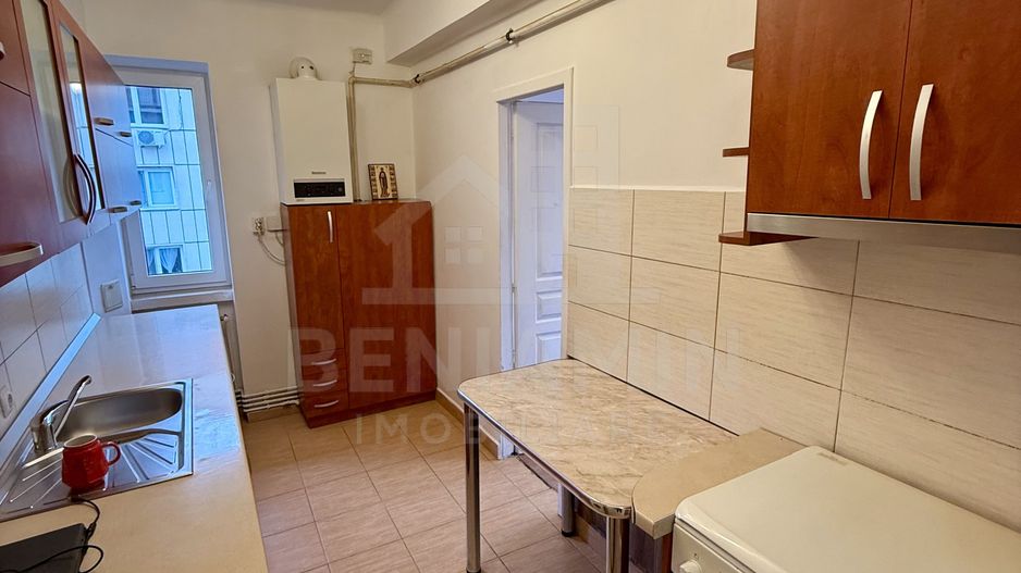 2 camere - 55mp - etaj 3 - centrala proprie - parcare - Central - Poză 5