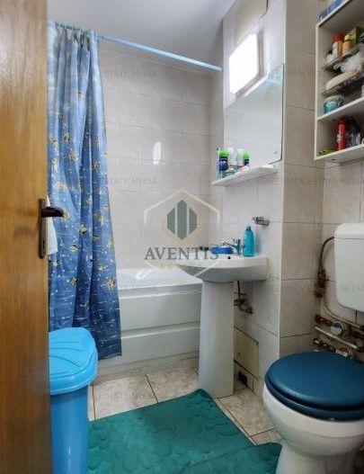 Garsoniera decomandata, bloc din 1982 reabilitat termic, Piata Muncii Baba Novac - Poză 10