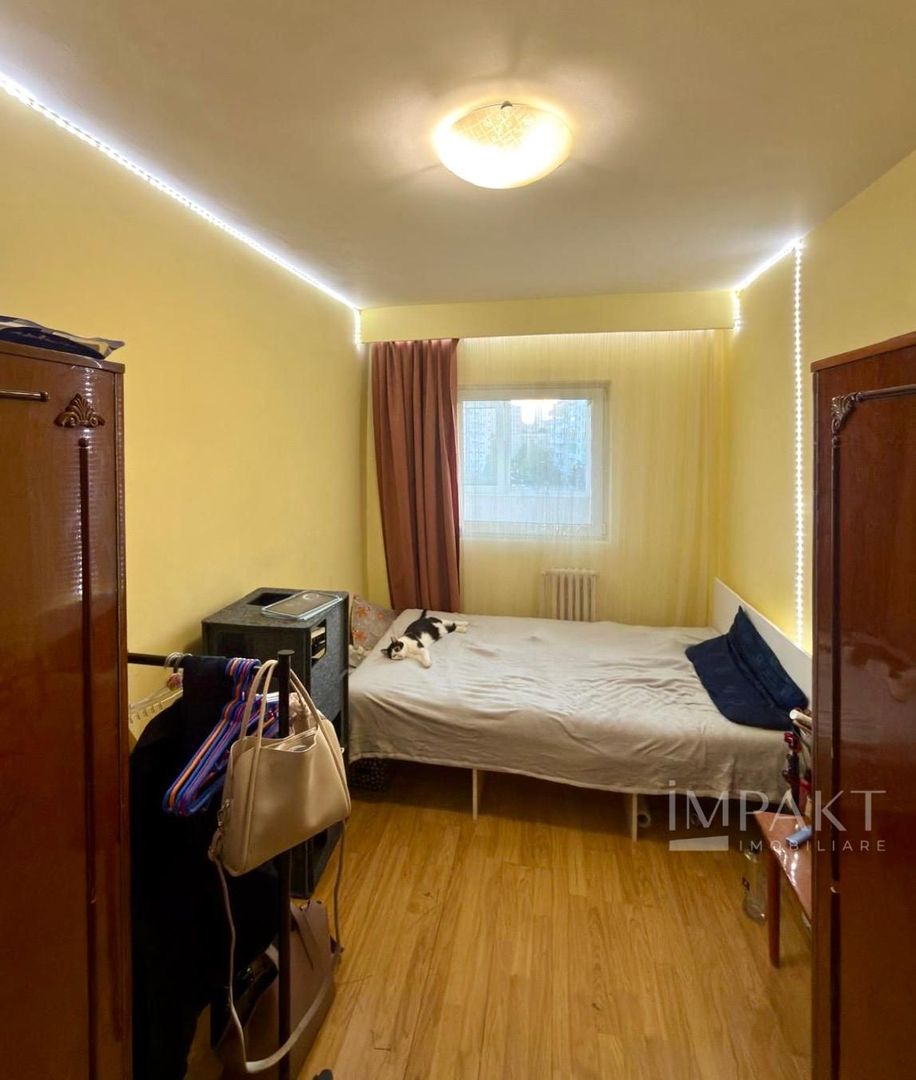 Apartament cu 3 camere decomandate in zona Primaverii - Poză 3