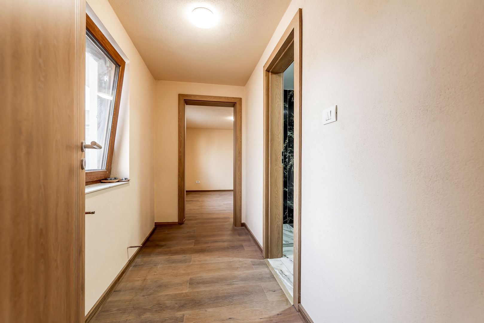 Casă individuală în Aradul Nou zona Tabacovici, aproape de Mureș - Poză 6