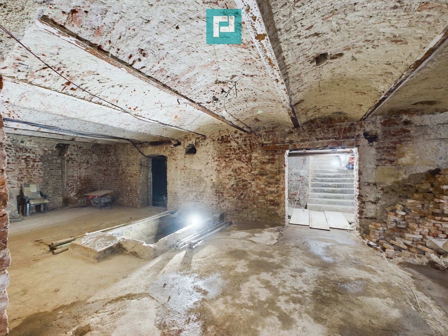 Spațiu ultracentral la demisol - Poză 1