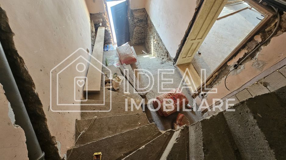 Casă veche, solidă, cu 4 camere, pivniță boltită și 4 băi – zonă centrală - Poză 11