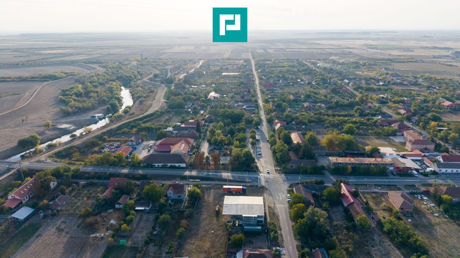 Spatiu comercial cu etaj și teren de 4000mp - Poză 3