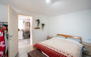 Casa cu 300 mp de teren , acces auto si dublu front in Nufarul - Poză 1