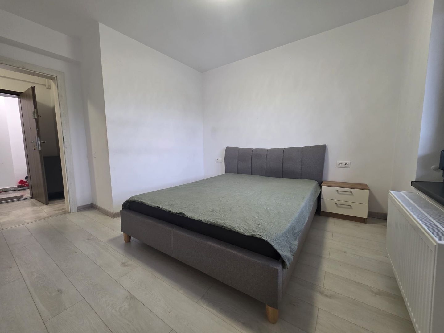 Apartament 3 camere parter si curte 45m  de inchirat Rond OMV Pipera - Poză 7