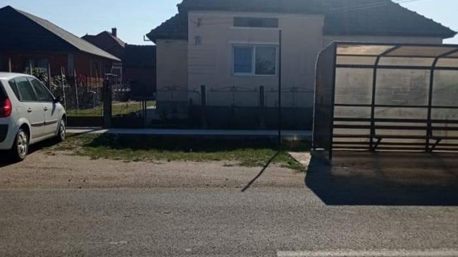 De vânzare casă cu curte - Poză 1